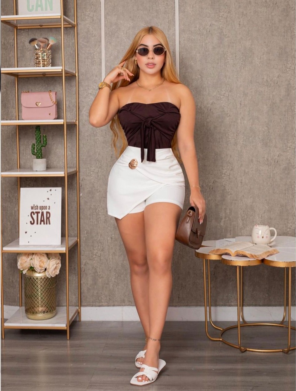 Karen Ariza modelando para Maemi