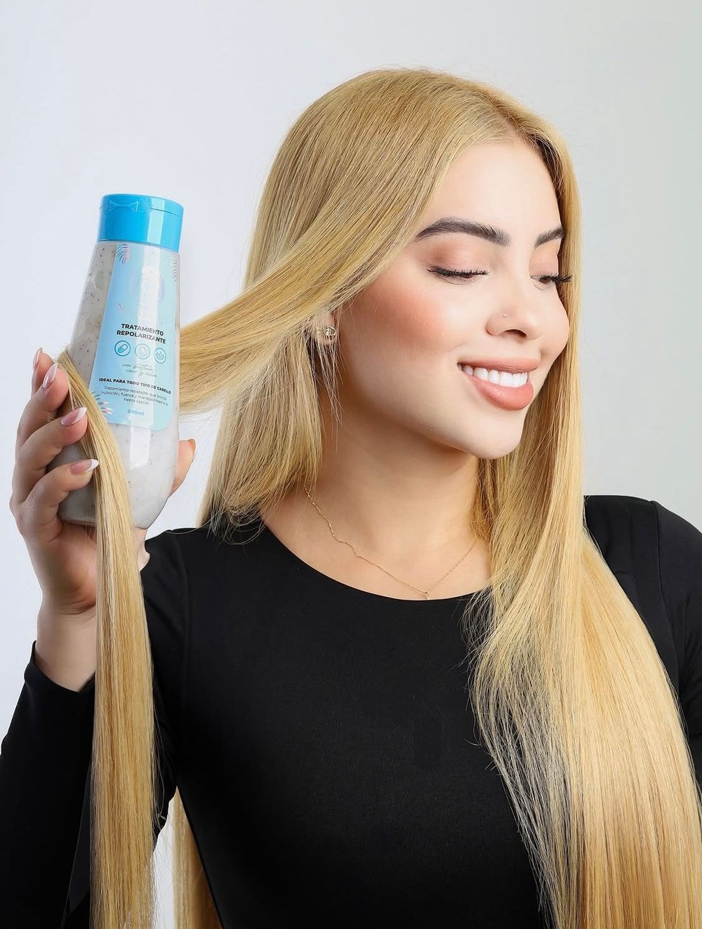 Karen Ariza con productos Victoria Hair Care